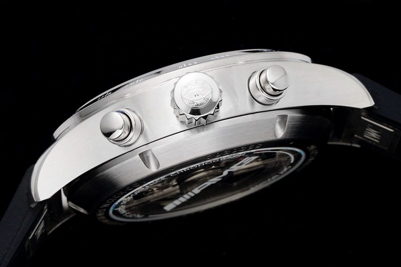 IWC 파일럿 하이퍼포먼스 크로노그래프 001-251696