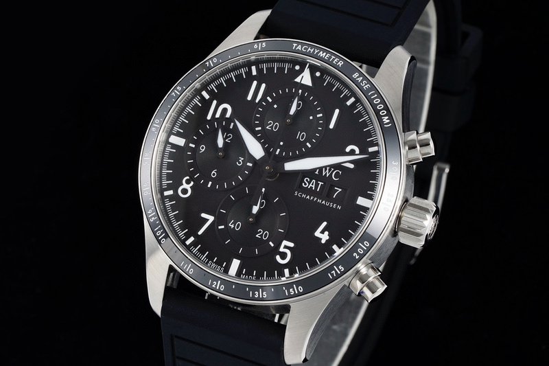 IWC 파일럿 하이퍼포먼스 크로노그래프 001-251696