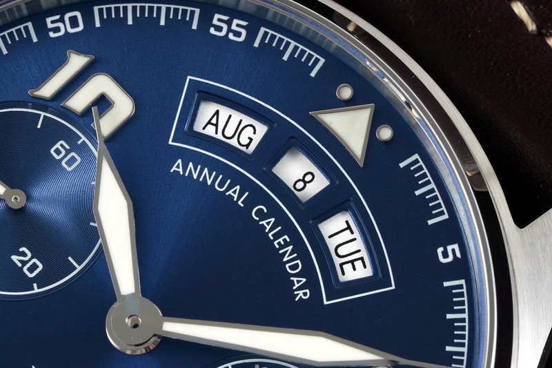 IWC 빅 파일럿 연력 시계 001-251724