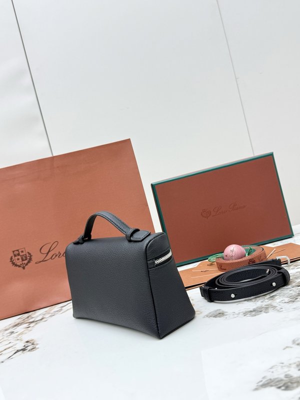 LP 리치 그레인 소가죽 클러치백 001-252041