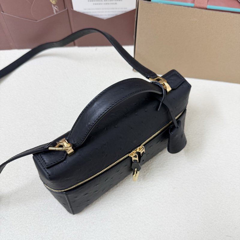 로로피아나 블랙 오스트레치 숄더백 001-252056