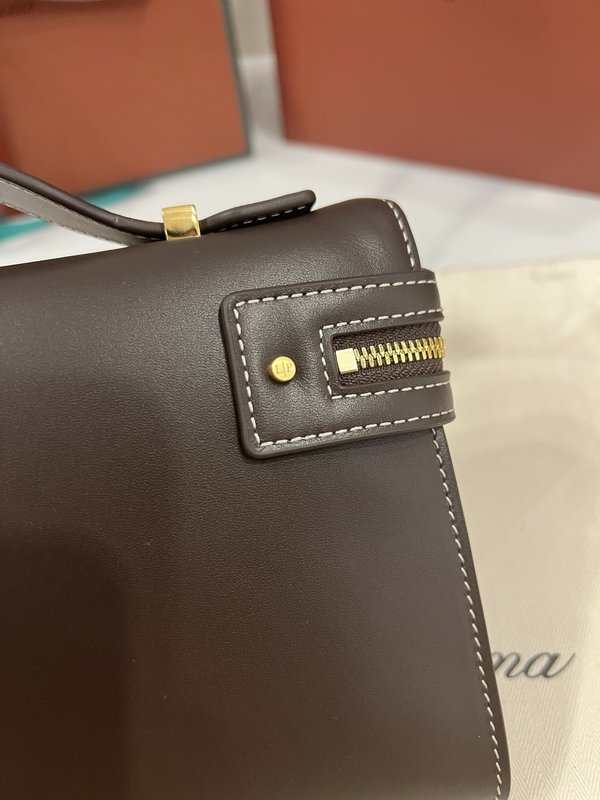 LP 엑스트라 클러치 브라운 클러치백 001-252062