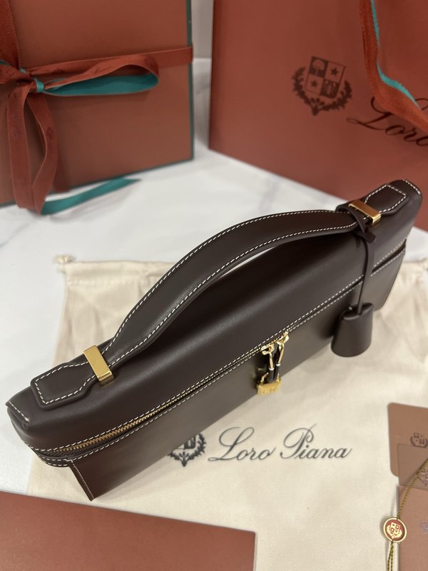 LP 엑스트라 클러치 브라운 클러치백 001-252062