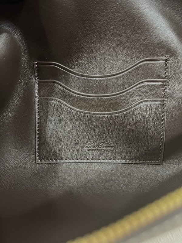 LP 엑스트라 클러치 브라운 클러치백 001-252062