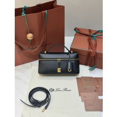 로로피아나 리치 패턴 블랙 가죽 핸드백 001-252082