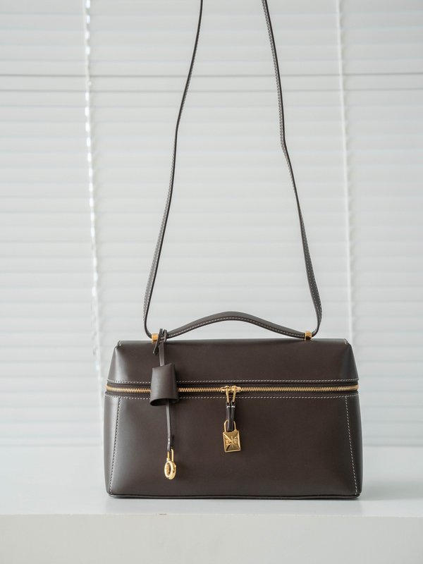 로로피아나 Loro Piana 신상 숄더백 001-252102