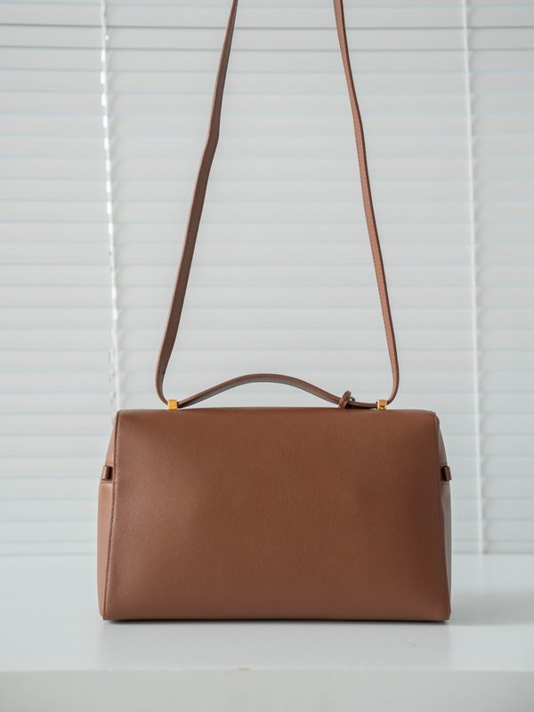 로로피아나 Loro Piana 신상 엡솜 가죽 숄더백 001-252104
