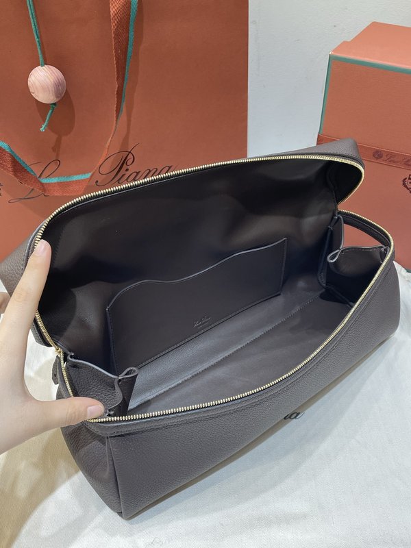 로로피아나 그레인 레더 핸드백 001-252162