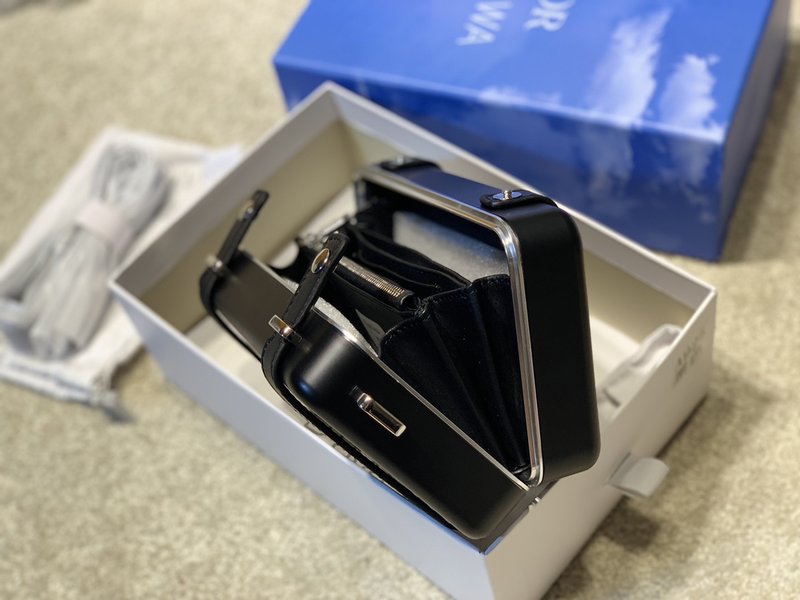 리모와 블랙 핸드백 롱 숄더 스트랩 포함 001-252233
