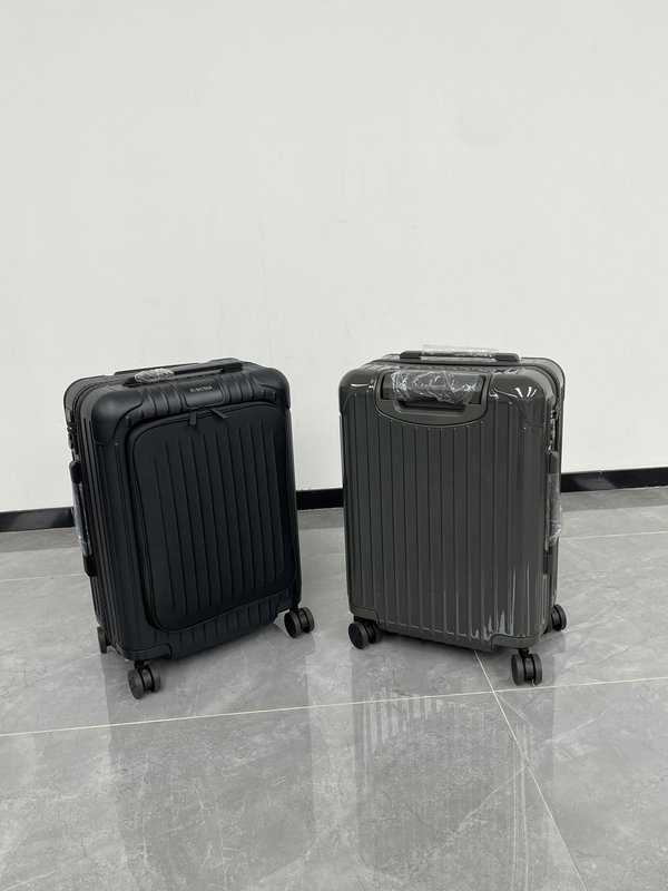 리모와 에센셜 슬리브 노트북 수납 캐리어 001-252270