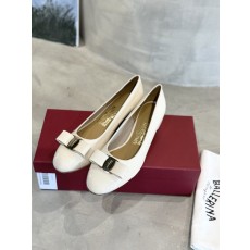 페라가모 바라 하프라이닝 굽이 있는 프스 001-252326
