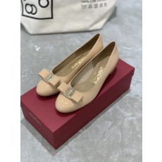 살바토레 페라가모 바라 하프라이닝 굽이 있는 펌프스 001-252328