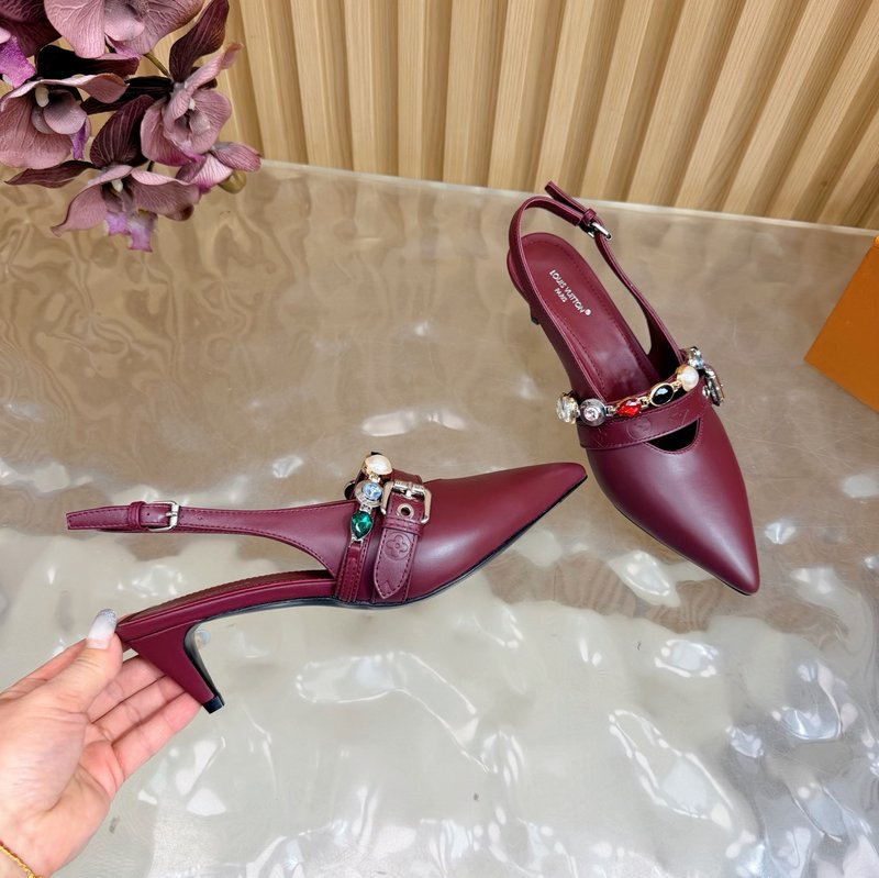 루이비통 바이브 체인 백슬링 뾰족구두 샌들 001-252352