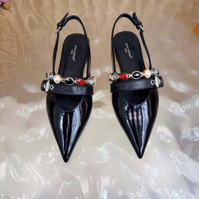 루이비통 바이브 체인 백슬링 뾰족구두 샌들 001-252356
