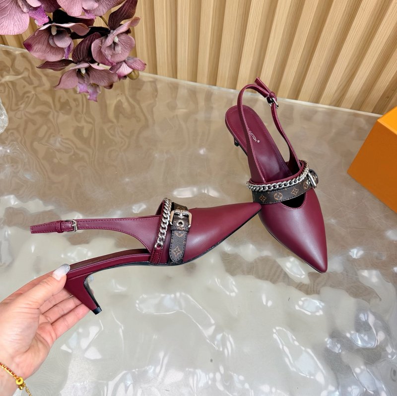 루이비통 바이브 체인 백스트랩 뾰족구두 샌들 001-252370