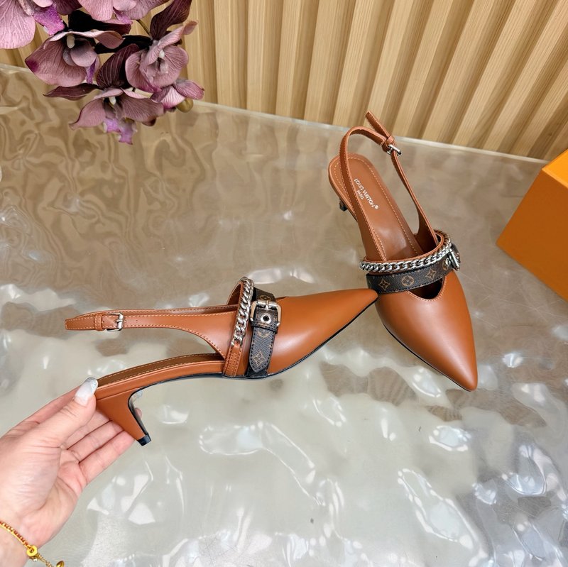 루이비통 바이브 체인 백스트랩 뾰족구두 샌들 001-252371