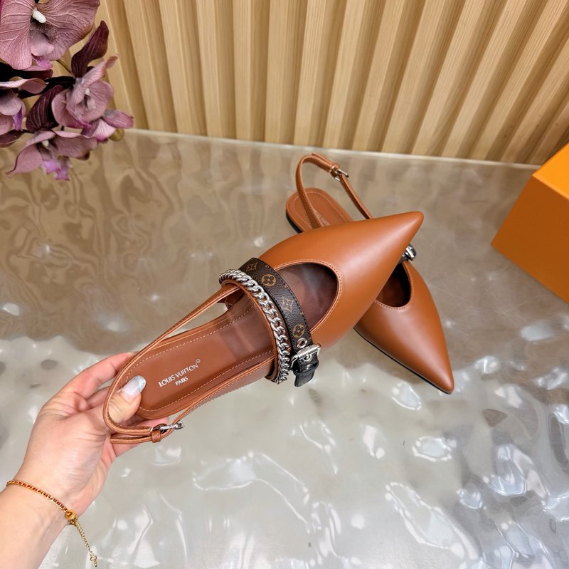 루이비통 바이브 체인 백스트랩 뾰족구두 샌들 001-252376