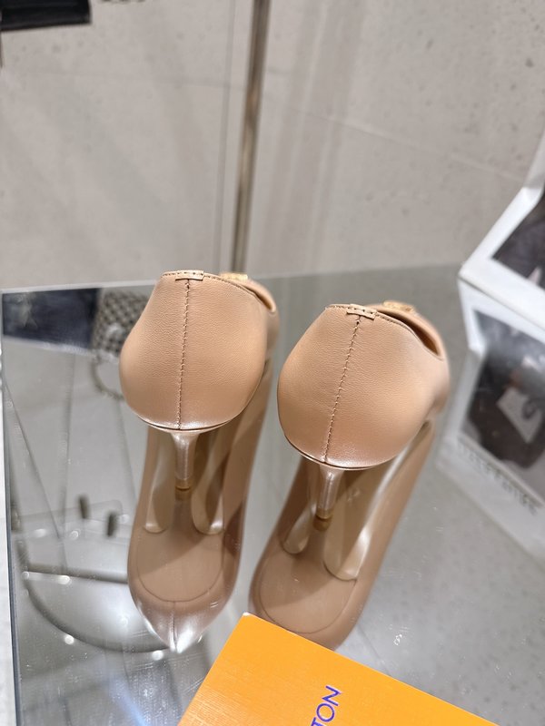 루이비통 스이크 힐 포인트드 펌프스 001-252410