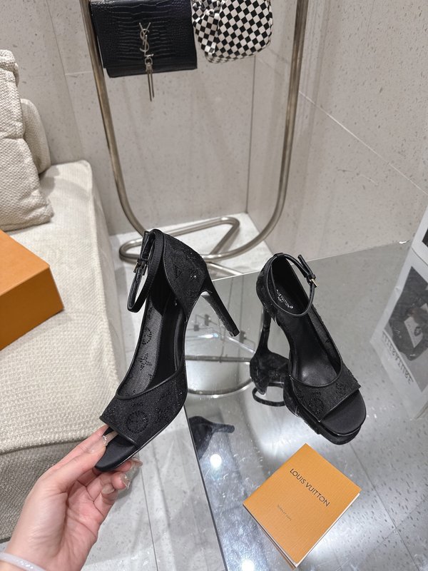 LV 메쉬 크리스탈 하이힐 샌들 001-252416