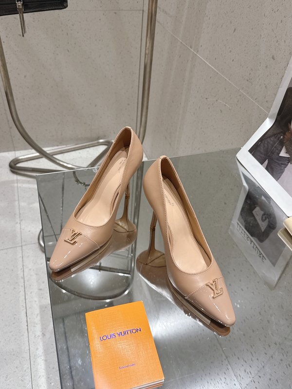 루이비통 스이크 힐 포인트 펌프스 001-252423