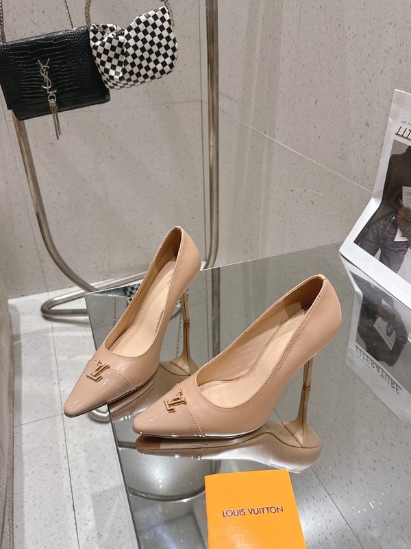 루이비통 스이크 힐 포인트 펌프스 001-252423