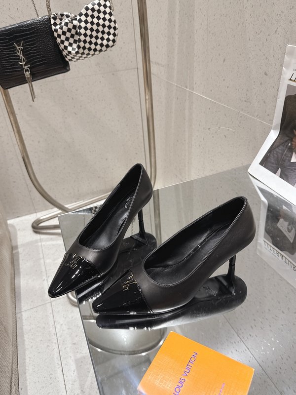 루이비통 파이크 힐 포인트 토 펌프스 001-252424