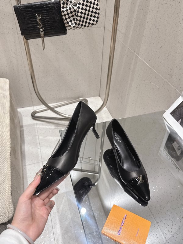 루이비통 파이크 힐 포인트 토 펌프스 001-252424