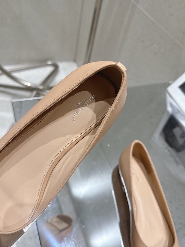 루이비통 스이크 힐 포인트 투 펌프스 001-252425