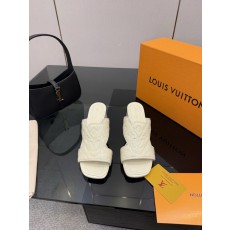 루이비통 엠보싱 에나멜 미들힐 슬리퍼 001-252439