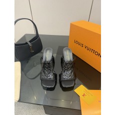 루이비통 엠보싱 에나멜 미들힐 슬리퍼 001-252442