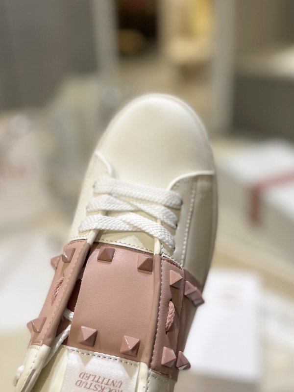 발렌티노 클래식 컬러블럭 커플 스니커즈 001-252554
