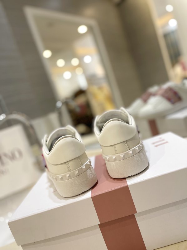 발렌티노 클래식 컬러블록 커플 스니커즈 001-252555
