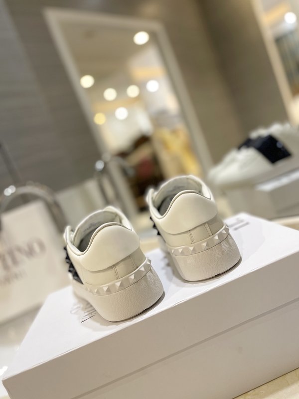발렌티노 클래식 컬러블럭 커플 스니커즈 001-252556