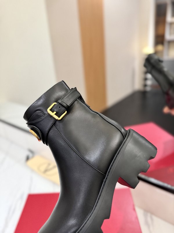 발렌티노 빈티지 버클 라운드 토우 레더 부츠 001-252577