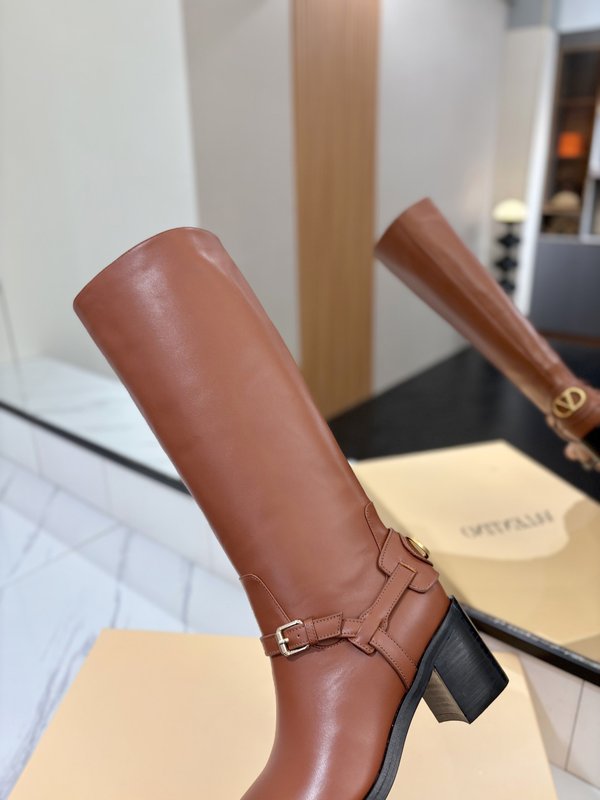 발렌티노 빈티지 버클 라운드 토 니부츠 001-252580