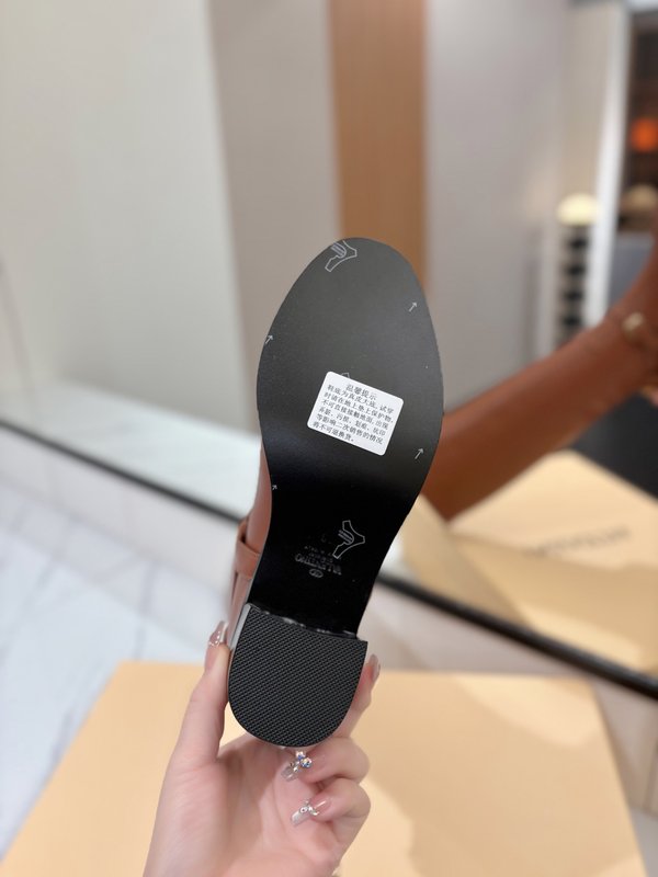 발렌티노 빈티지 버클 라운드 토 니부츠 001-252580