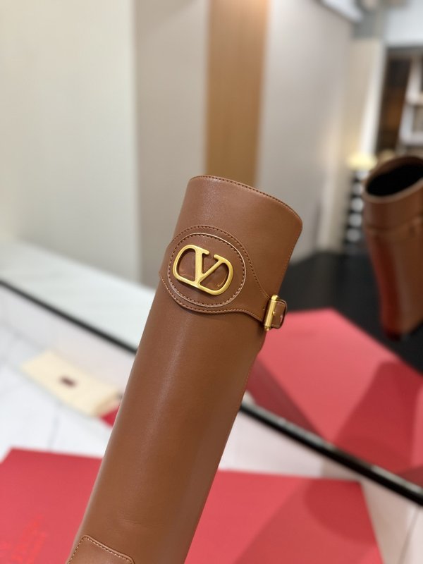 발렌티노 빈티지 버클 라운드 토 니부츠 001-252585