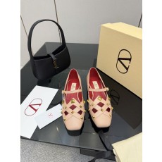 발렌티노 2026 신상 가죽 플랫 샌들 001-252596