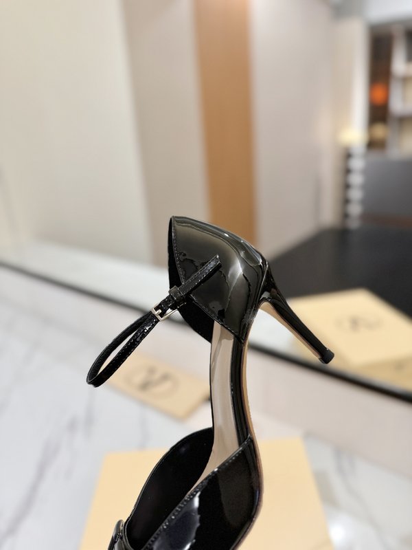 발렌티노 V 로고 에나멜 뾰족구두 백샌들 001-252604