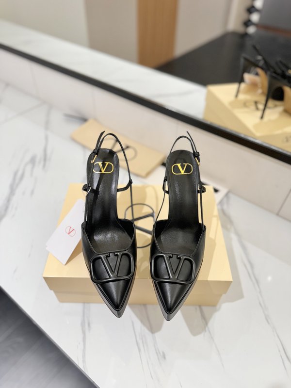 발렌티노 V 로고 메탈 버클 뾰족구두 하이힐 샌들 001-252629
