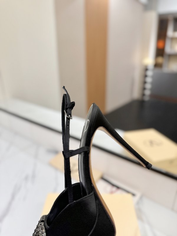 발렌티노 V 로고 메탈 버클 뾰족구두 하이힐 샌들 001-252633