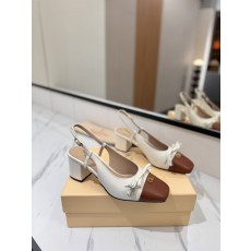 발렌티노 라운드 토 버클 힐 001-252638
