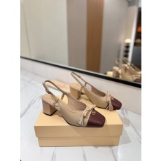 발렌티노 라운드 토 버클 높은 힐 001-252640