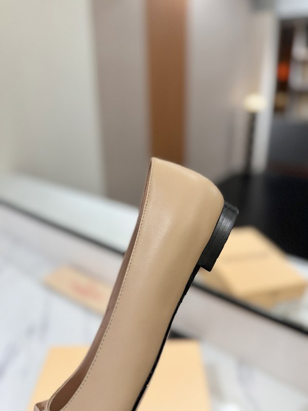 발렌티노 라운드토 발레 플랫슈즈 001-252641
