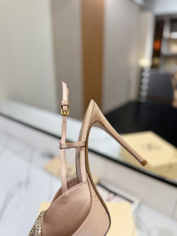 발렌티노 V 로고 메탈 버클 뾰족구두 힐 샌들 001-252646