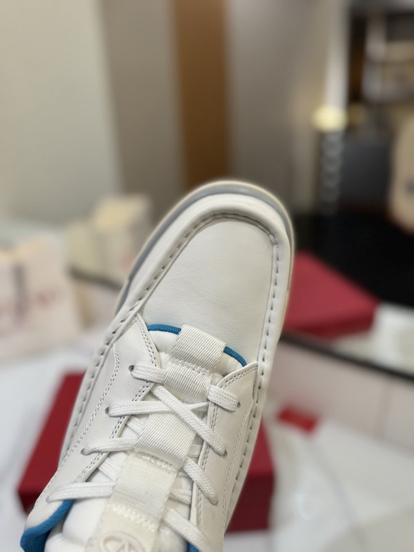 발렌티노 미드탑 커플 운동화 001-252656