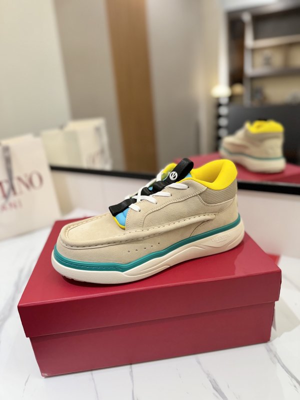 발렌티노 미드탑 커플 운동화 001-252658
