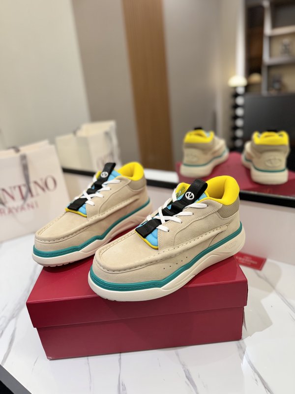 발렌티노 미드탑 커플 운동화 001-252658
