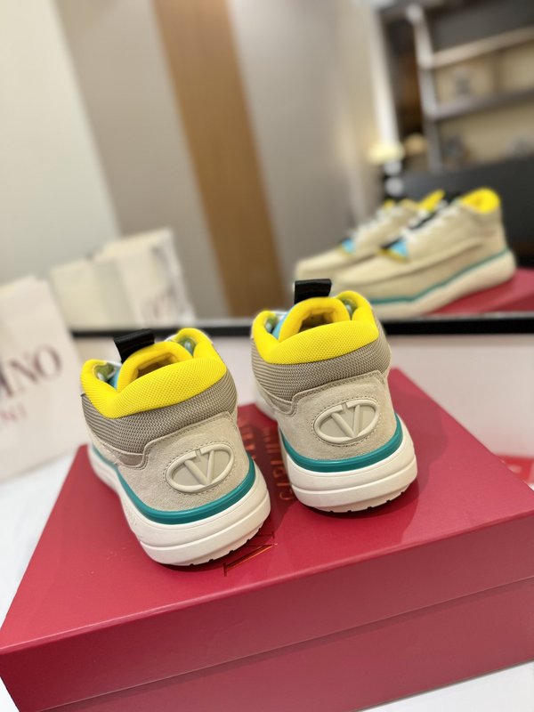 발렌티노 미드탑 커플 운동화 001-252658