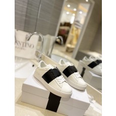 발렌티노 클래식 컬러블럭 커플 스니커즈 001-252663